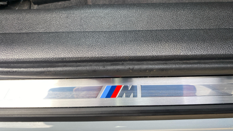 BMW 3 Series 320i M Sport 5dr Step Auto [Pro Pack] Petrol Estate